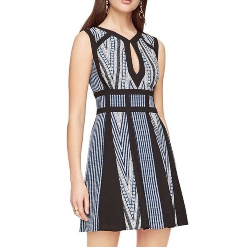 BCBG MAXAZRIA “Perla” dress in size 2 NWT